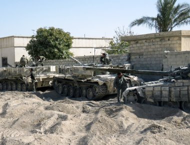 Συρία: Η επίλεκτη 42η Ταξιαρχία φθάνει στη Νταράα για να «τελειώσει» τους ισλαμιστές (φωτό)